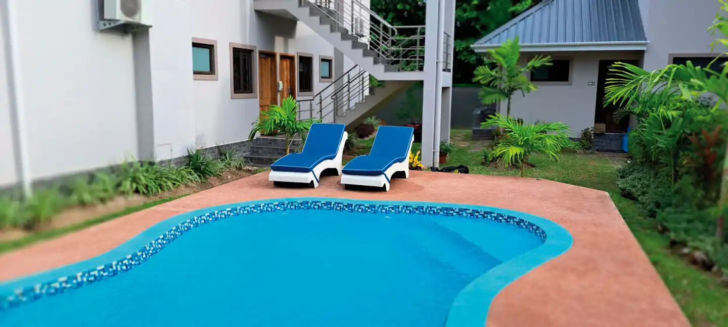 Palm Holiday Apartments Pool