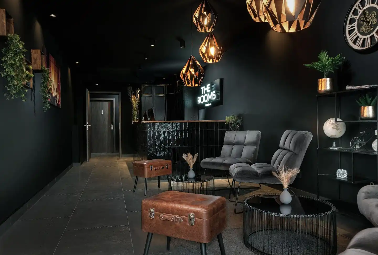 THE ROOMS - Hotel & House Lobby