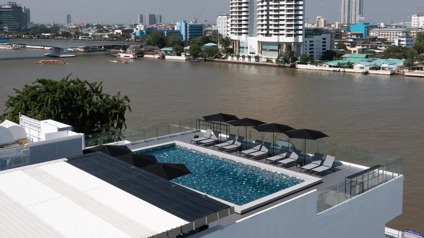 The StandardX Bangkok Phra Arthit Pool