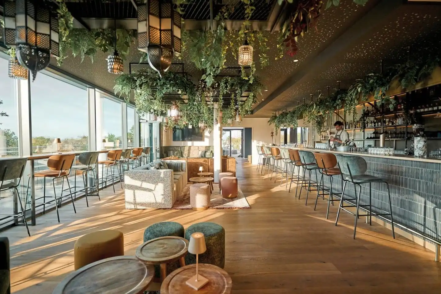 Nouri Hotel Lobby