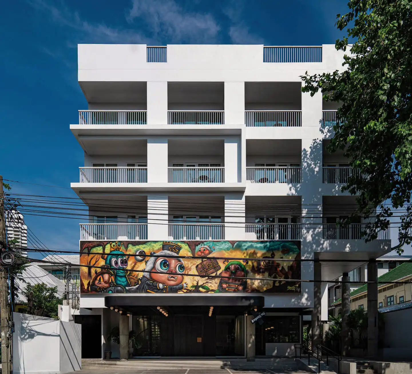 The StandardX Bangkok Phra Arthit Aussenansicht