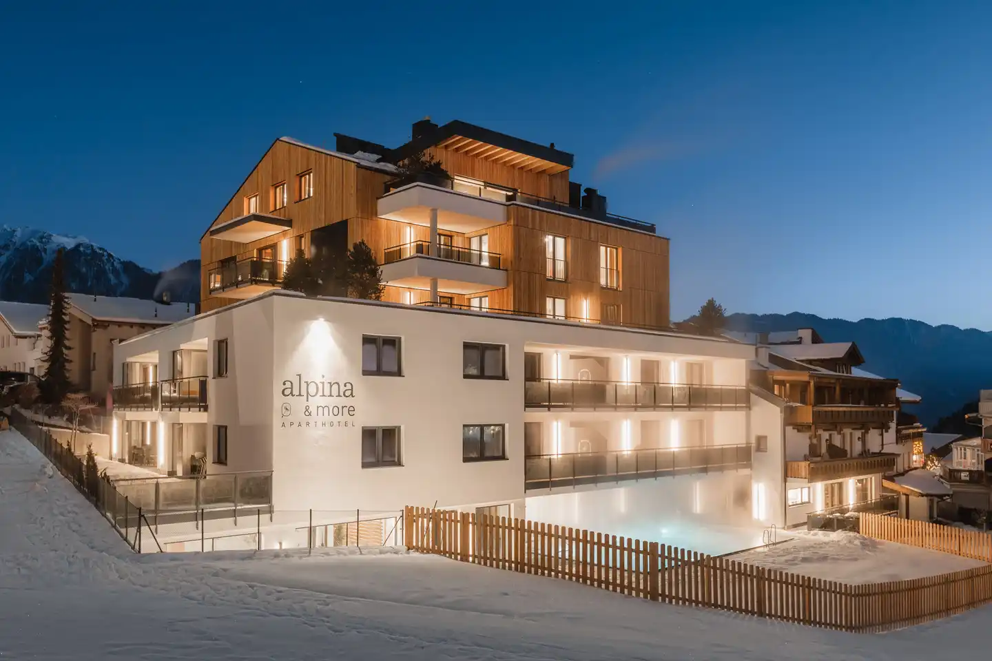 alpina&more Aparthotel Aussenansicht