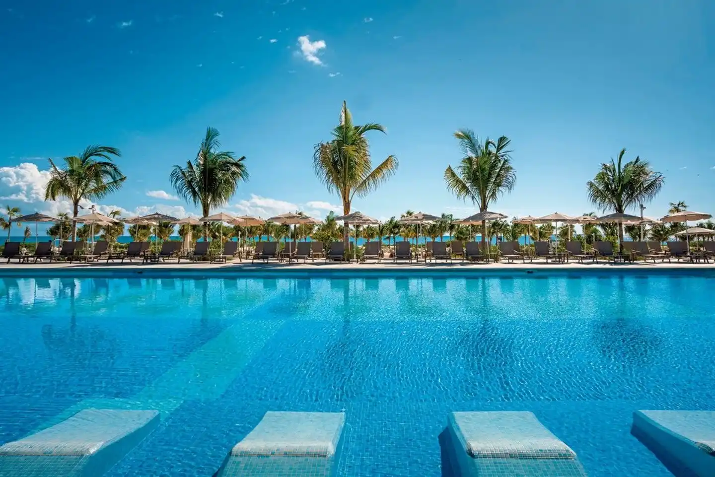 RIU Latino Pool