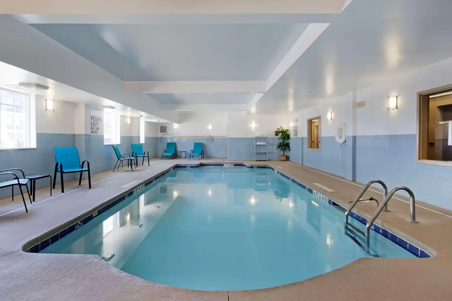 Comfort Inn & Suites Convention Center Hallenbad