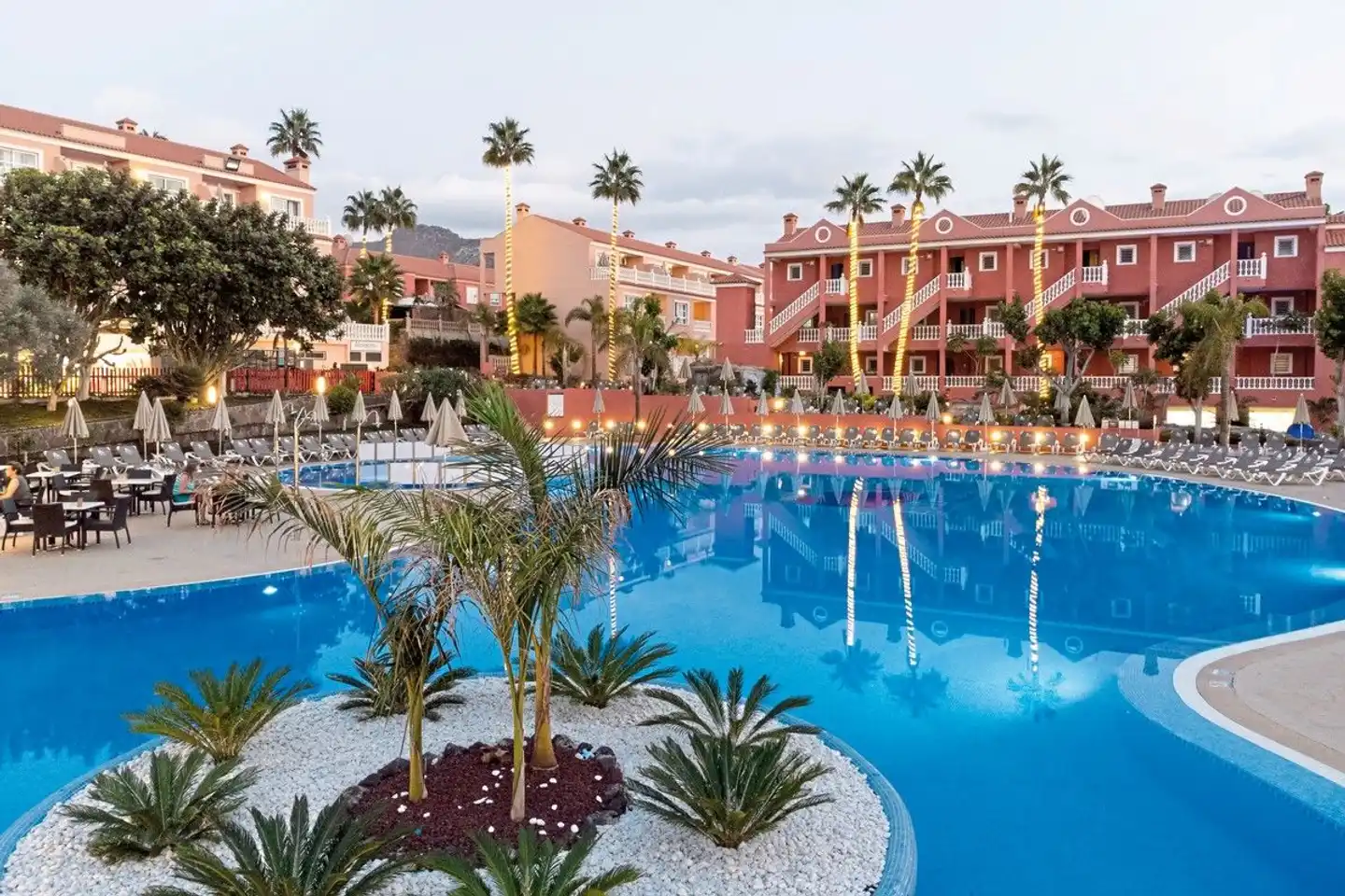 El Duque Pool