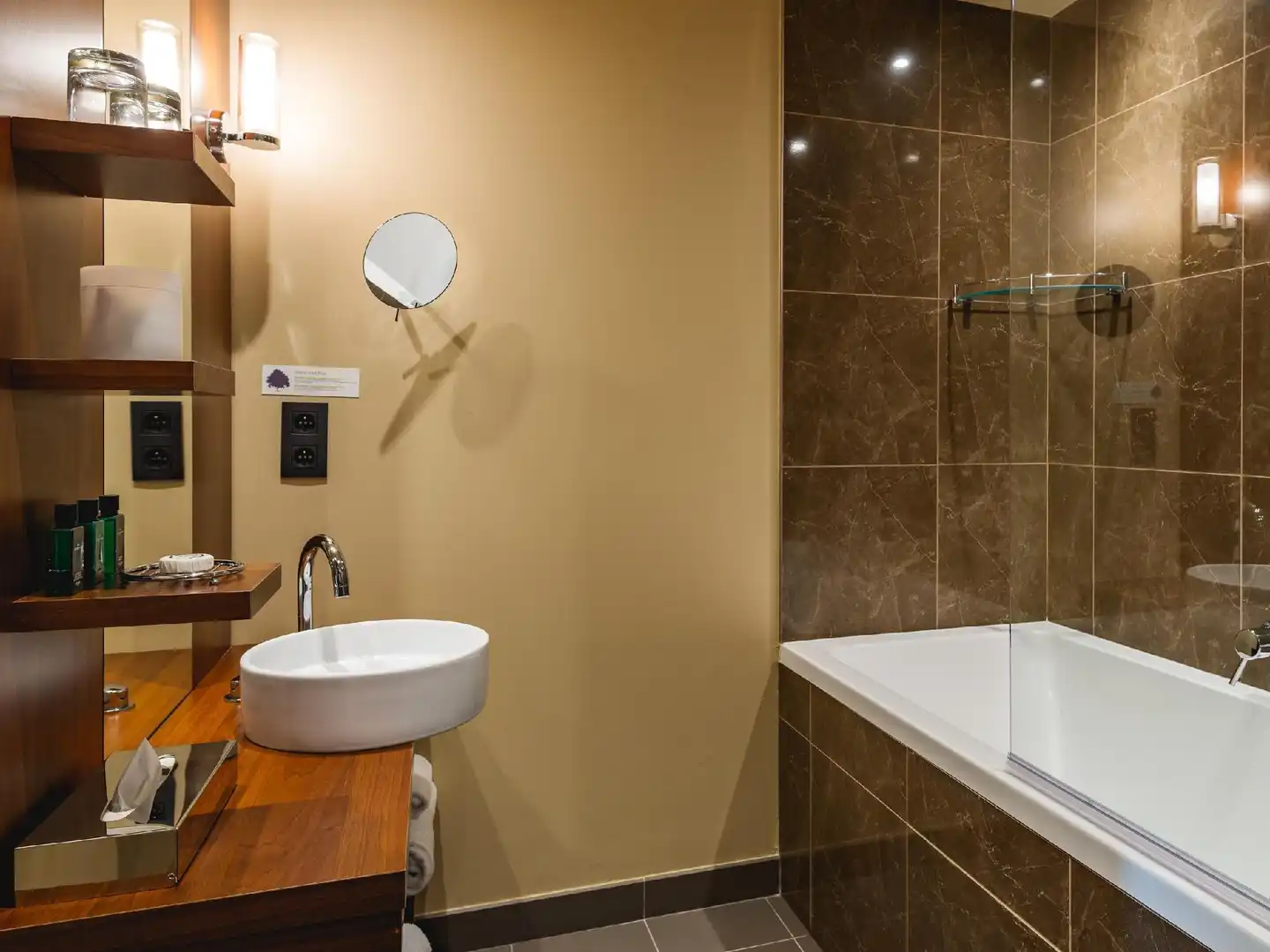 Hôtel La Bourdonnais Badezimmer