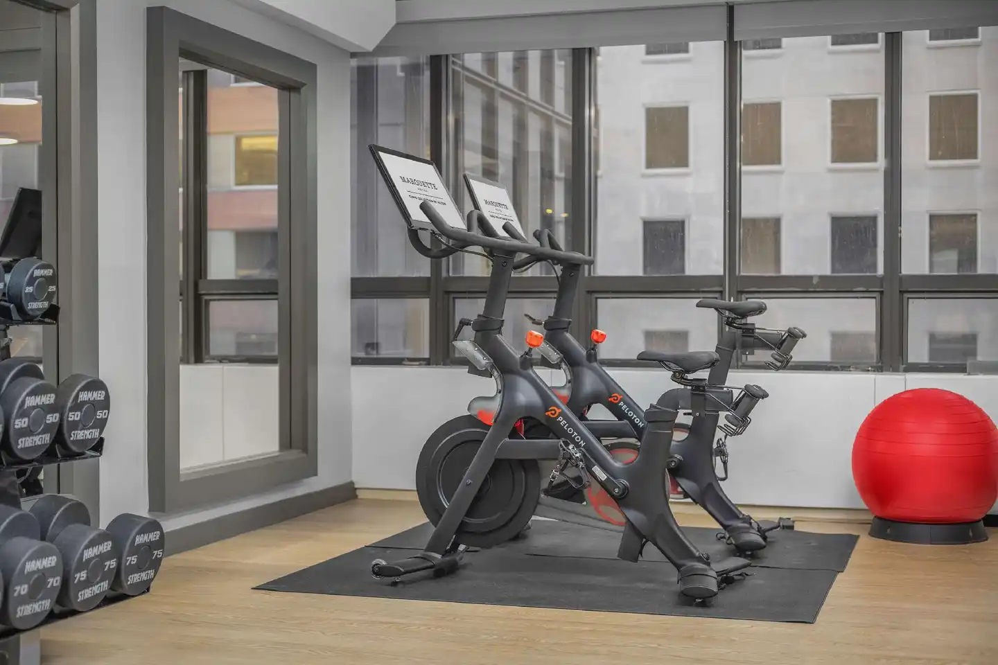 The Marquette Hotel Sport und Entertainment