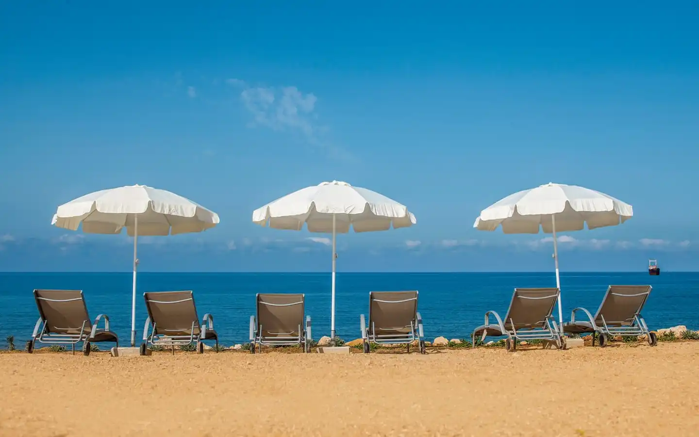 King Evelthon Beach Hotel & Resort Strand