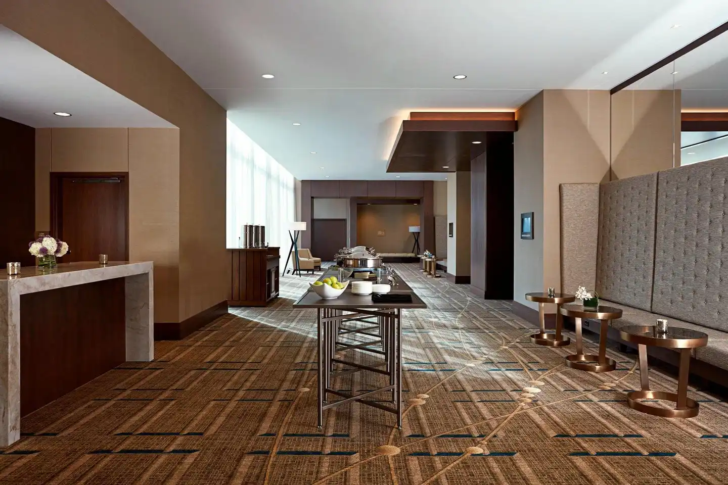 JW Marriott Minneapolis Mall of America Lobby