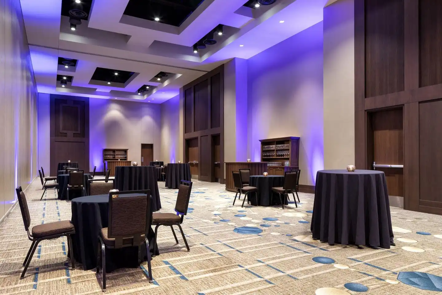 JW Marriott Minneapolis Mall of America Lobby