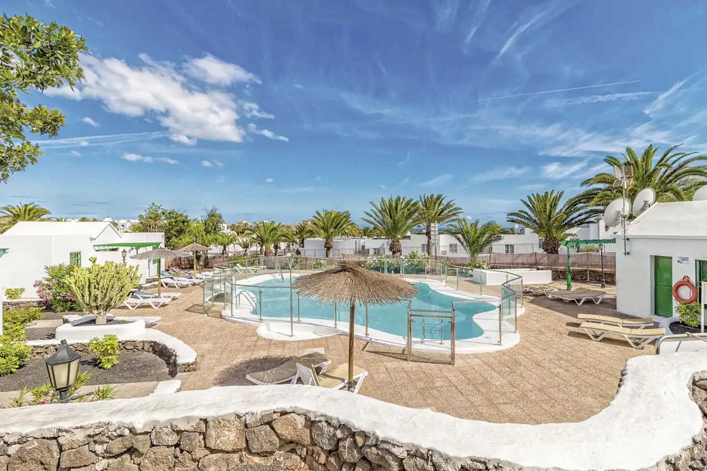 LIVVO Las Gaviotas Pool