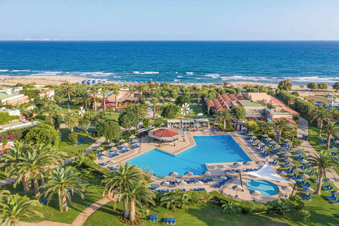 Anissa Beach Pool