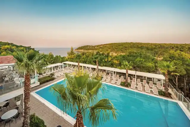 Gava Waterman Milna Resort Pool