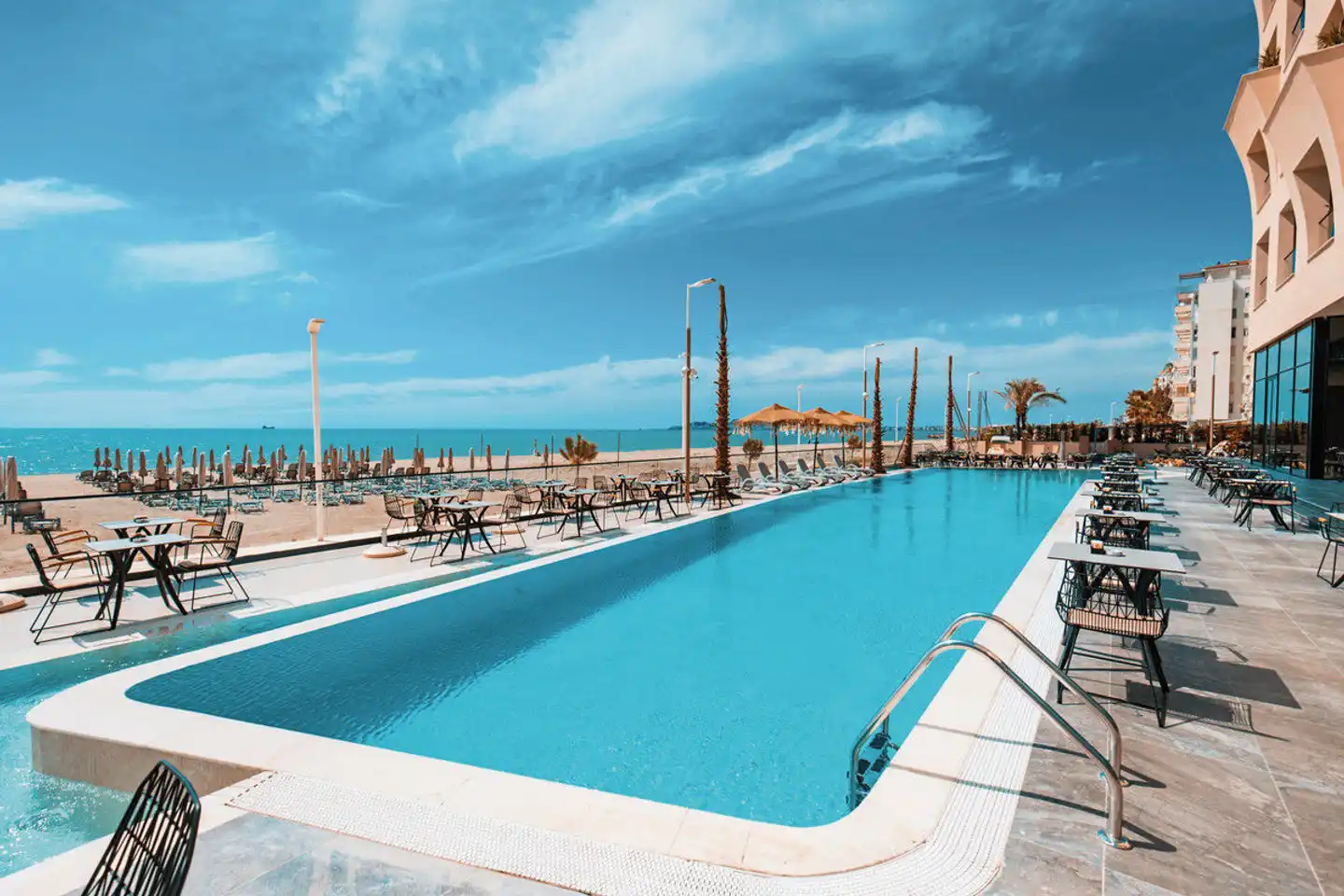 Royal G Deluxe Hotel & Spa Pool