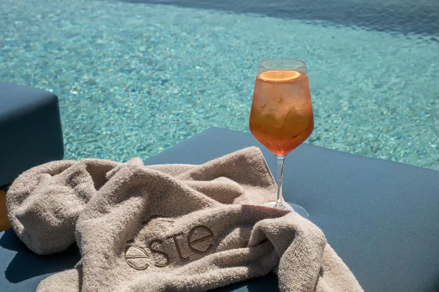 Este Elegant Suites & Villas Personen