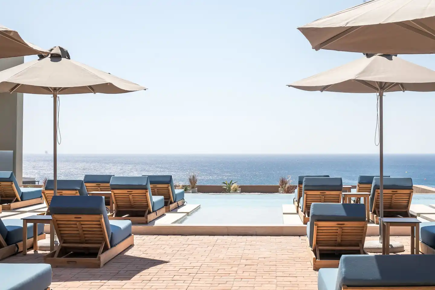 Este Elegant Suites & Villas Pool