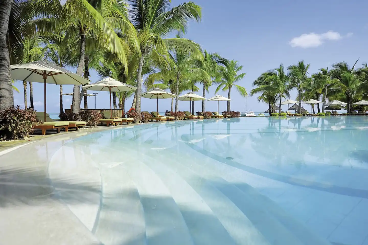 Paradis Beachcomber Golf Resort & Spa Pool