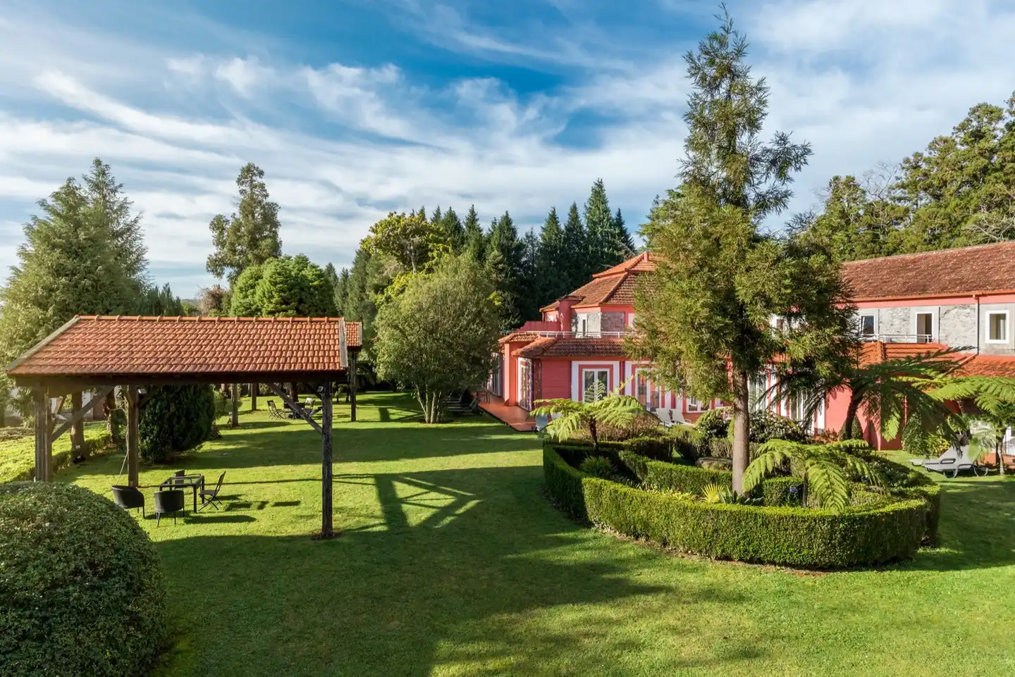 Enotel Santo da Serra GARDEN