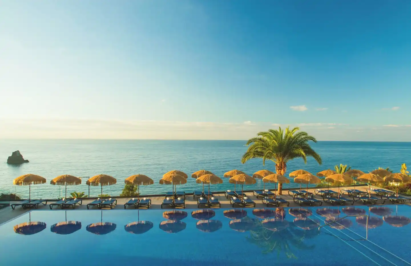 Baia Azul Pool