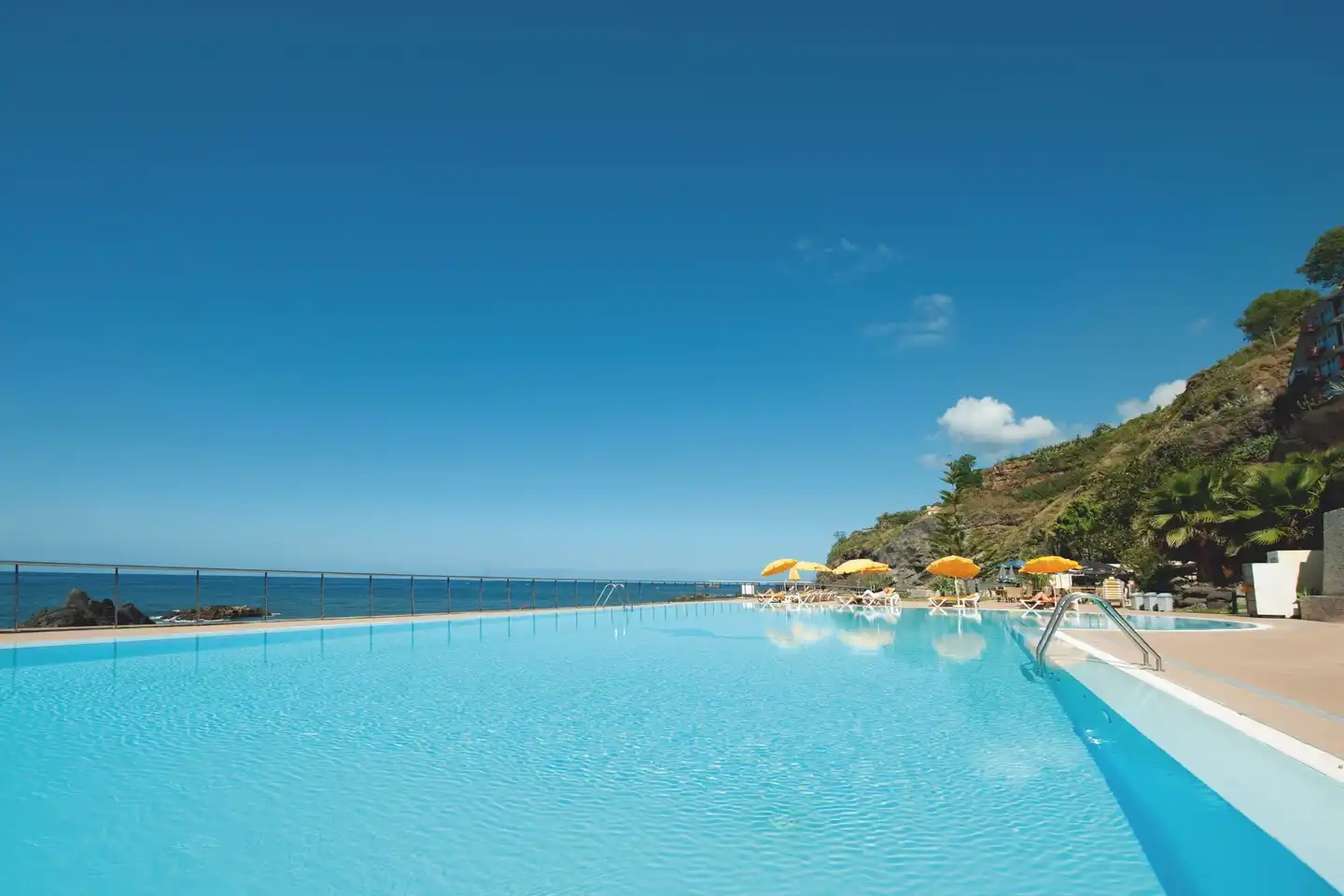 Orca Praia Pool
