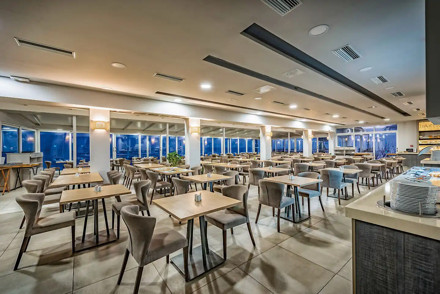 Alexandra Beach Resort & Spa Restaurant