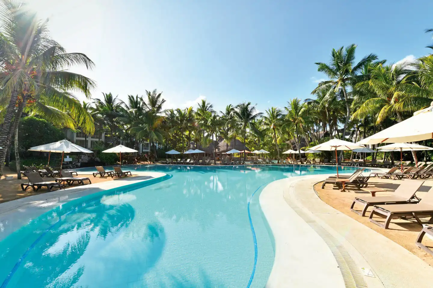 Canonnier Beachcomber Golf Resort & Spa POOL