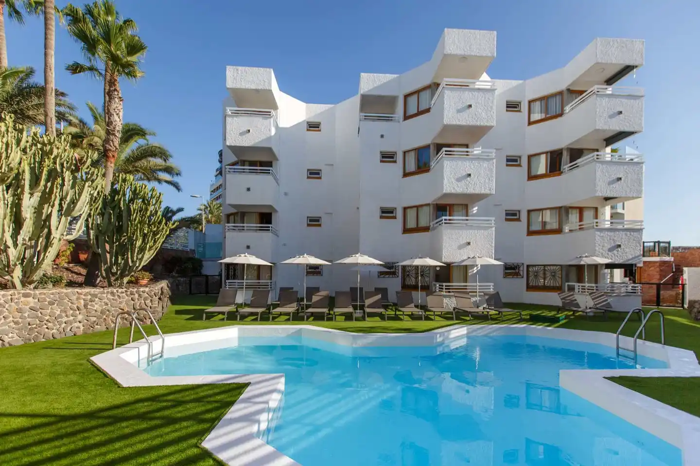 Apartamentos Datasol POOL