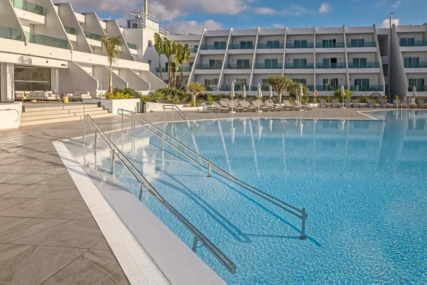 Radisson Blu Resort Lanzarote Pool