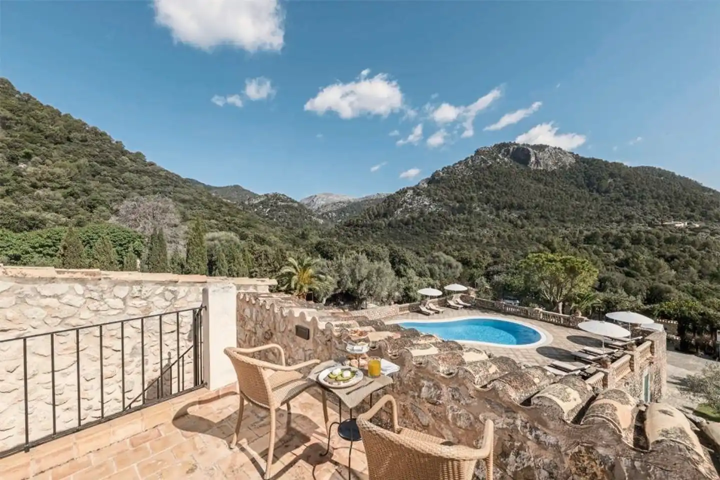 Finca Hotel Can Beneit Terrasse