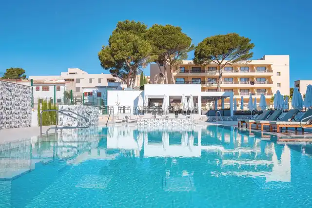 Bella Playa & Spa Pool
