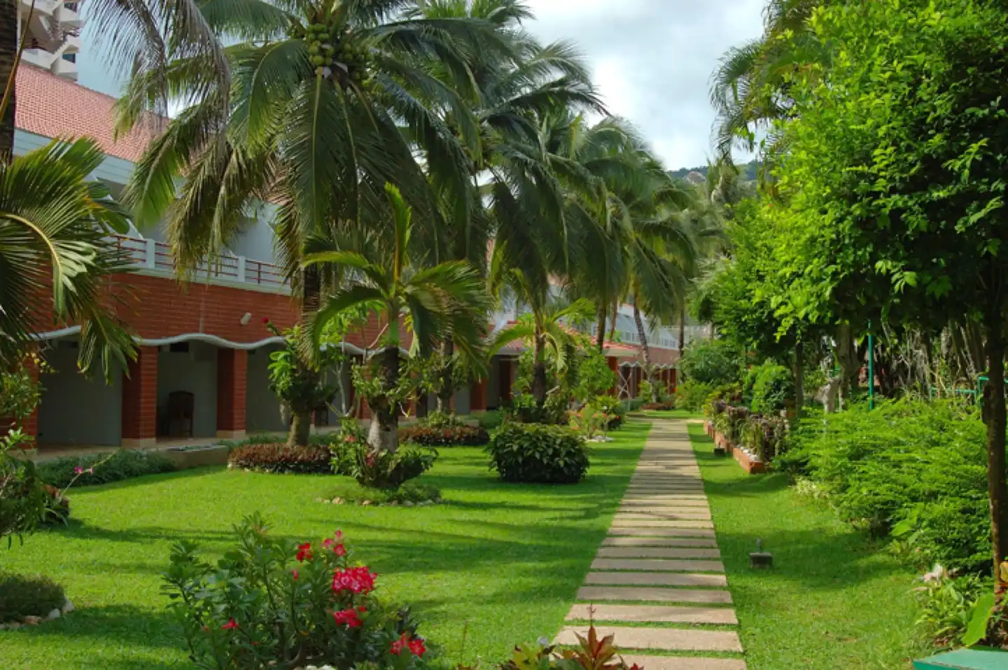 Patong Resort Garten