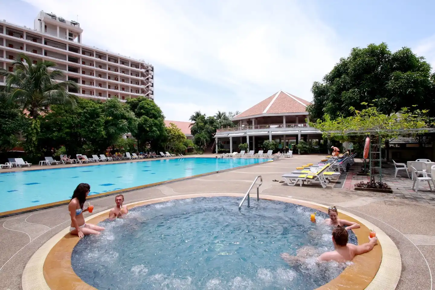 Patong Resort Pool