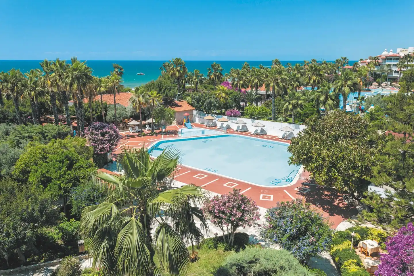 Defne Ana Pool