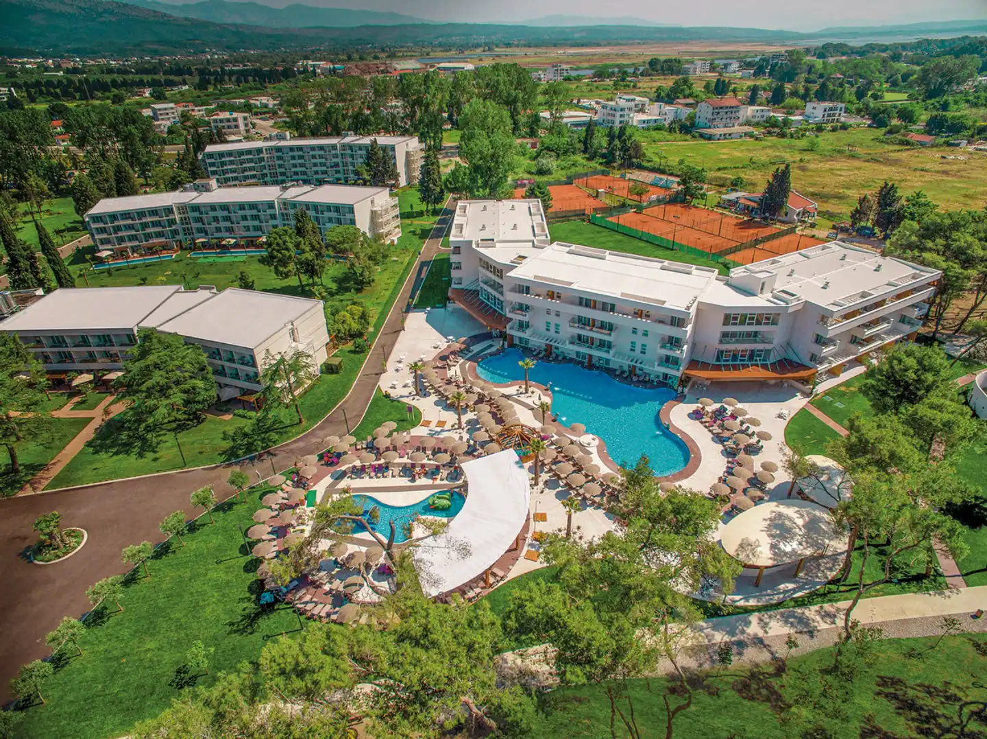 Azul Beach Resort Montenegro Aussenansicht