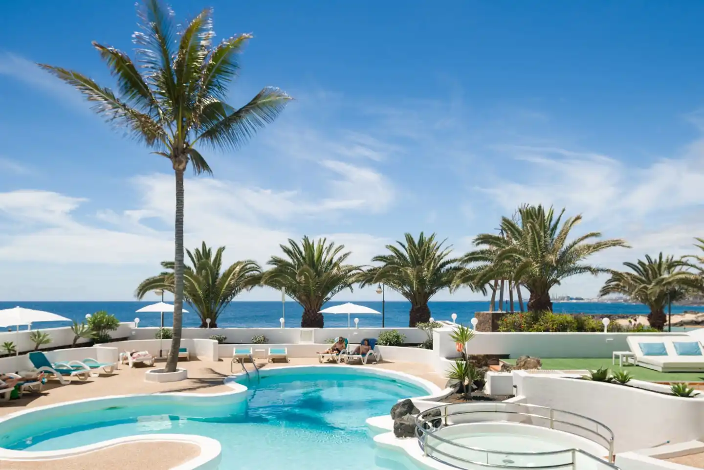 Neptuno Suites POOL