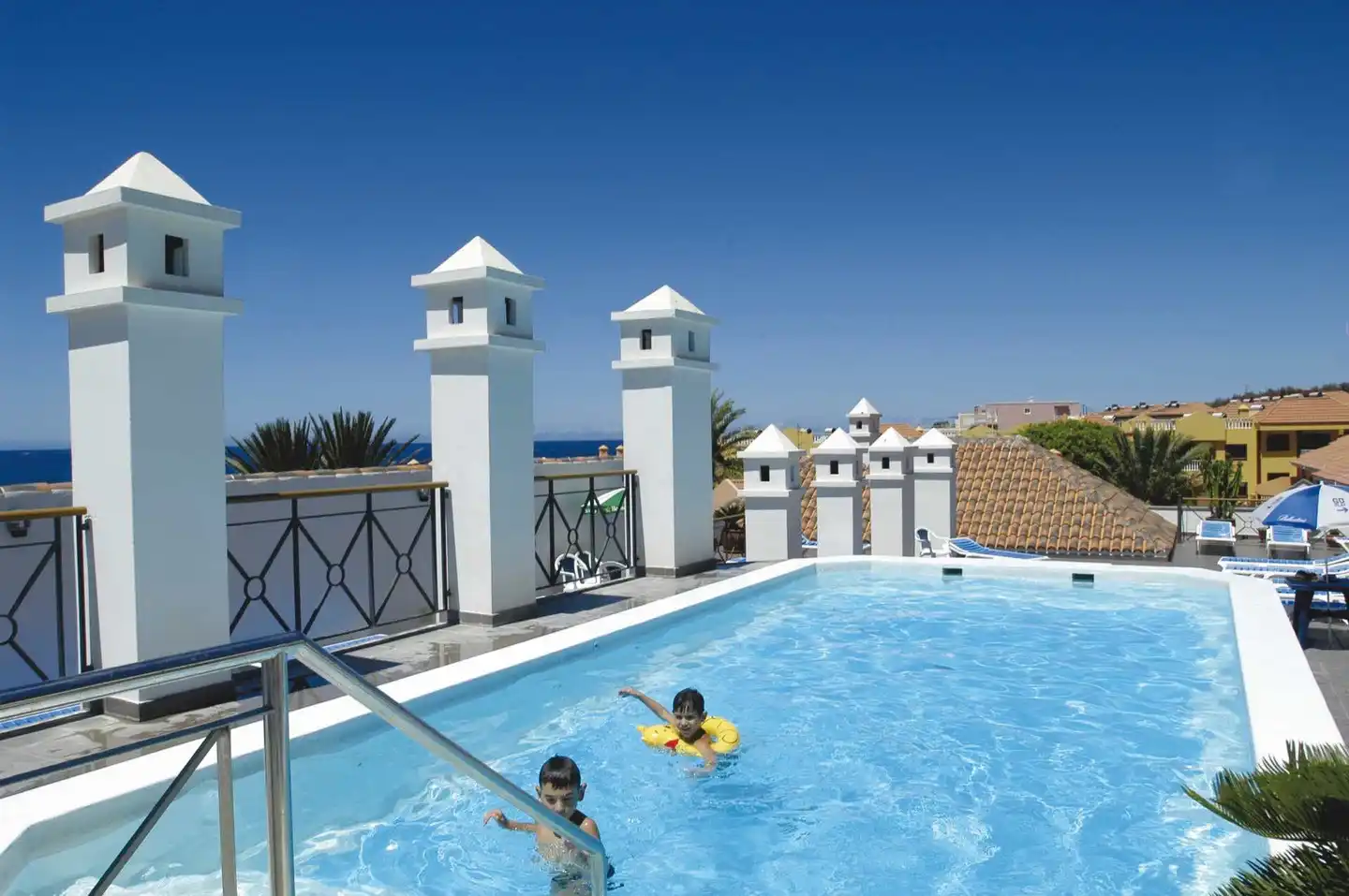 Apartamentos Las Mozas Pool