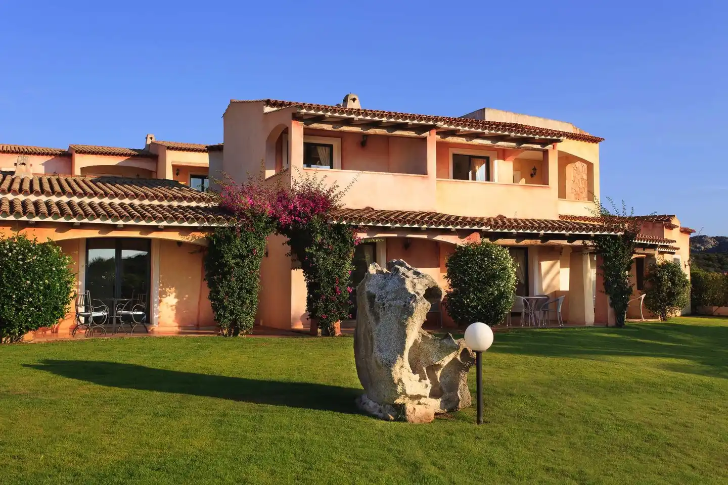 Hotel La Rocca Resort & Spa Aussenansicht