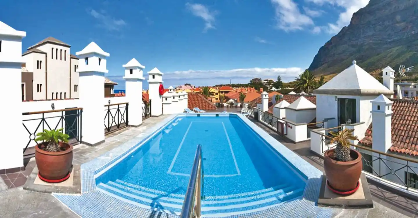Apartamentos Las Mozas Pool