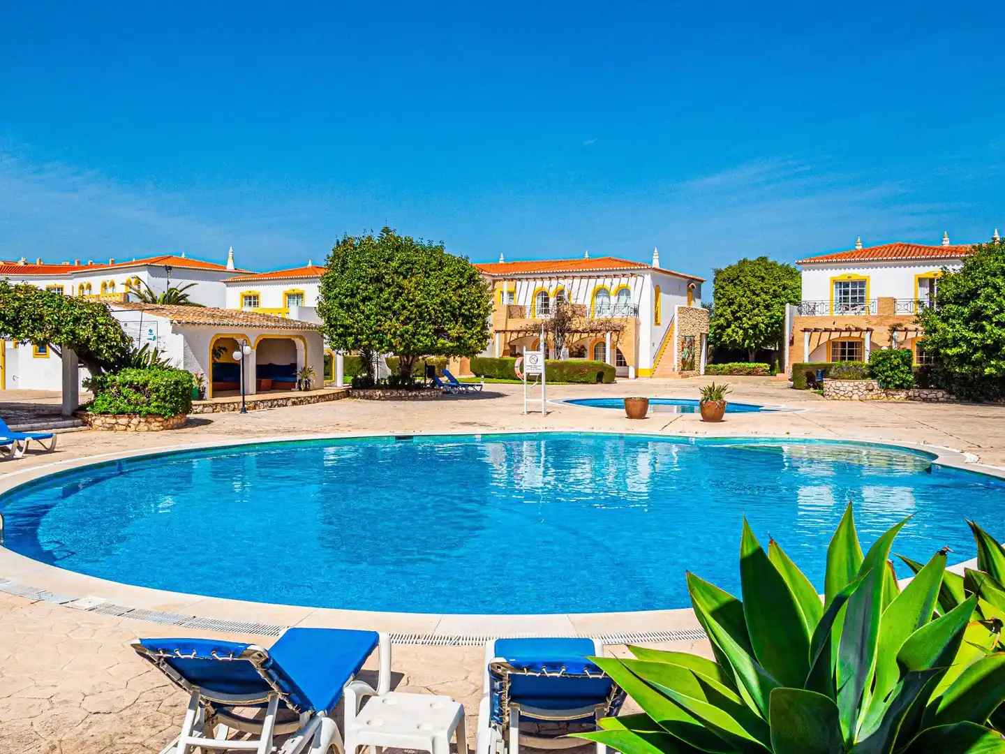 Luz Bay Hotel Pool