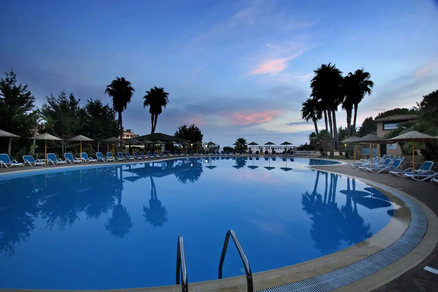 TH Le Castella Baia degli Dei Pool