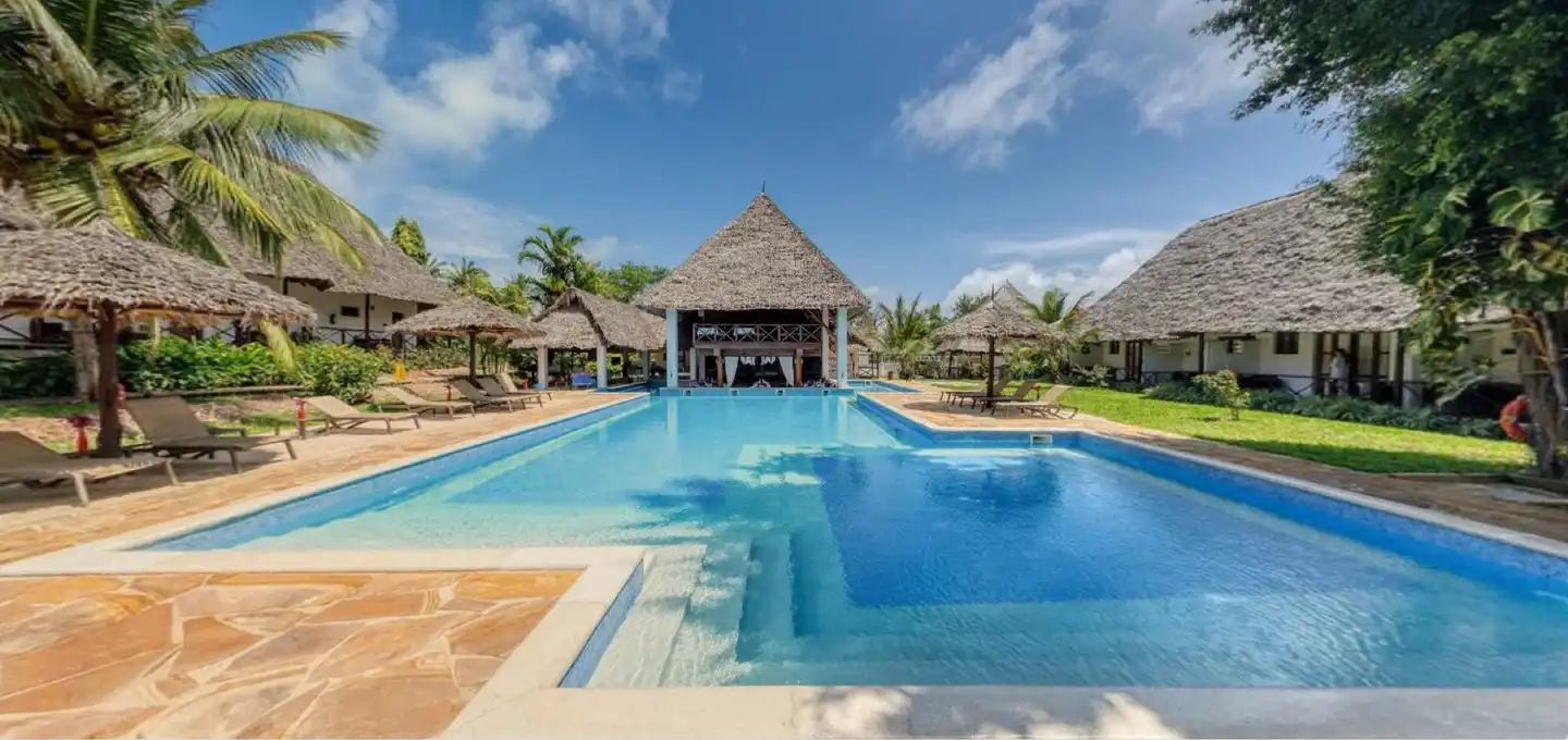 Karafuu Beach Resort & Spa Pool