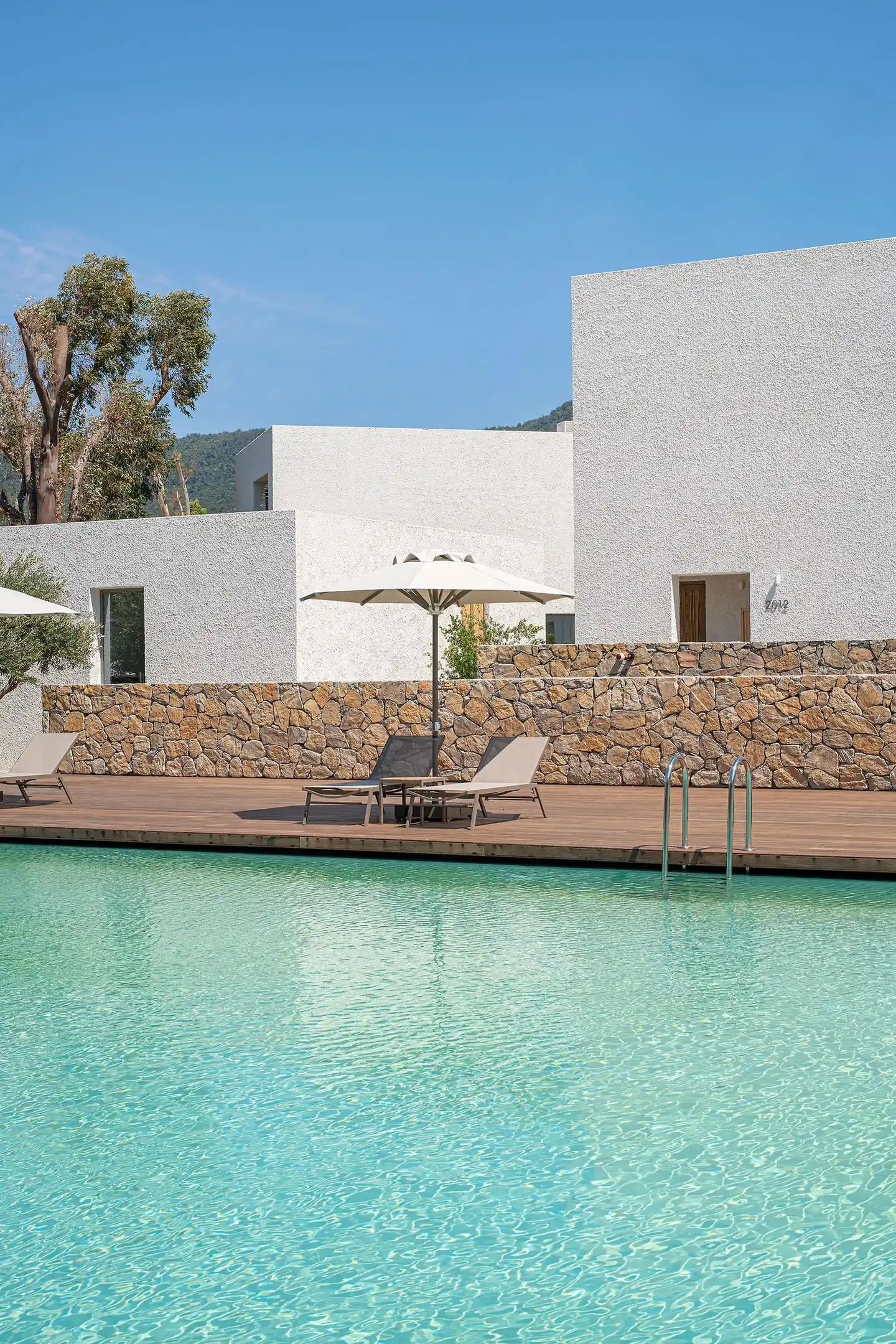 Voyage Torba Pool