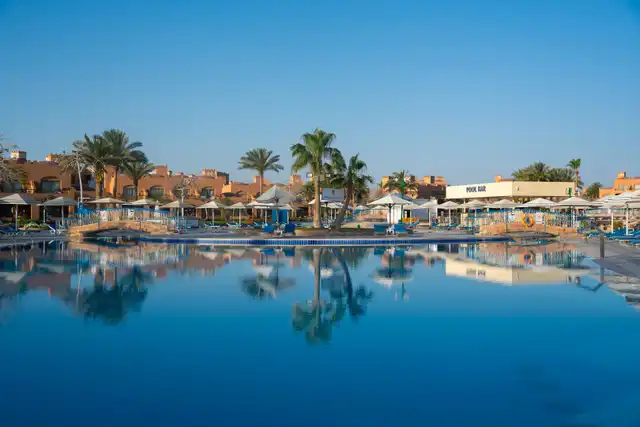 Akassia Swiss Resort POOL