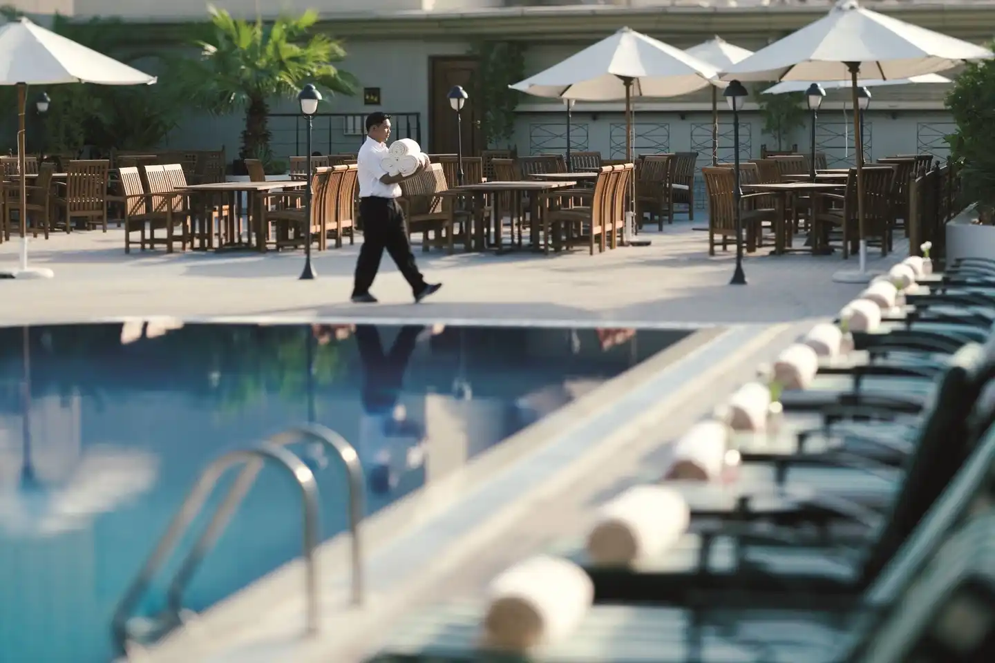 Mövenpick Hotel & Apartments Bur Dubai INDOOR_POOL