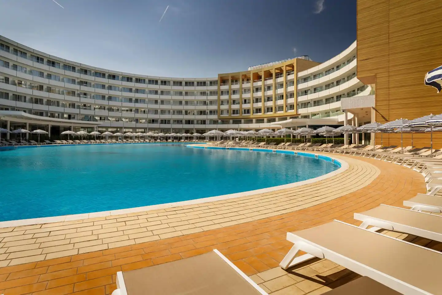AluaSoul Sunny Beach Pool