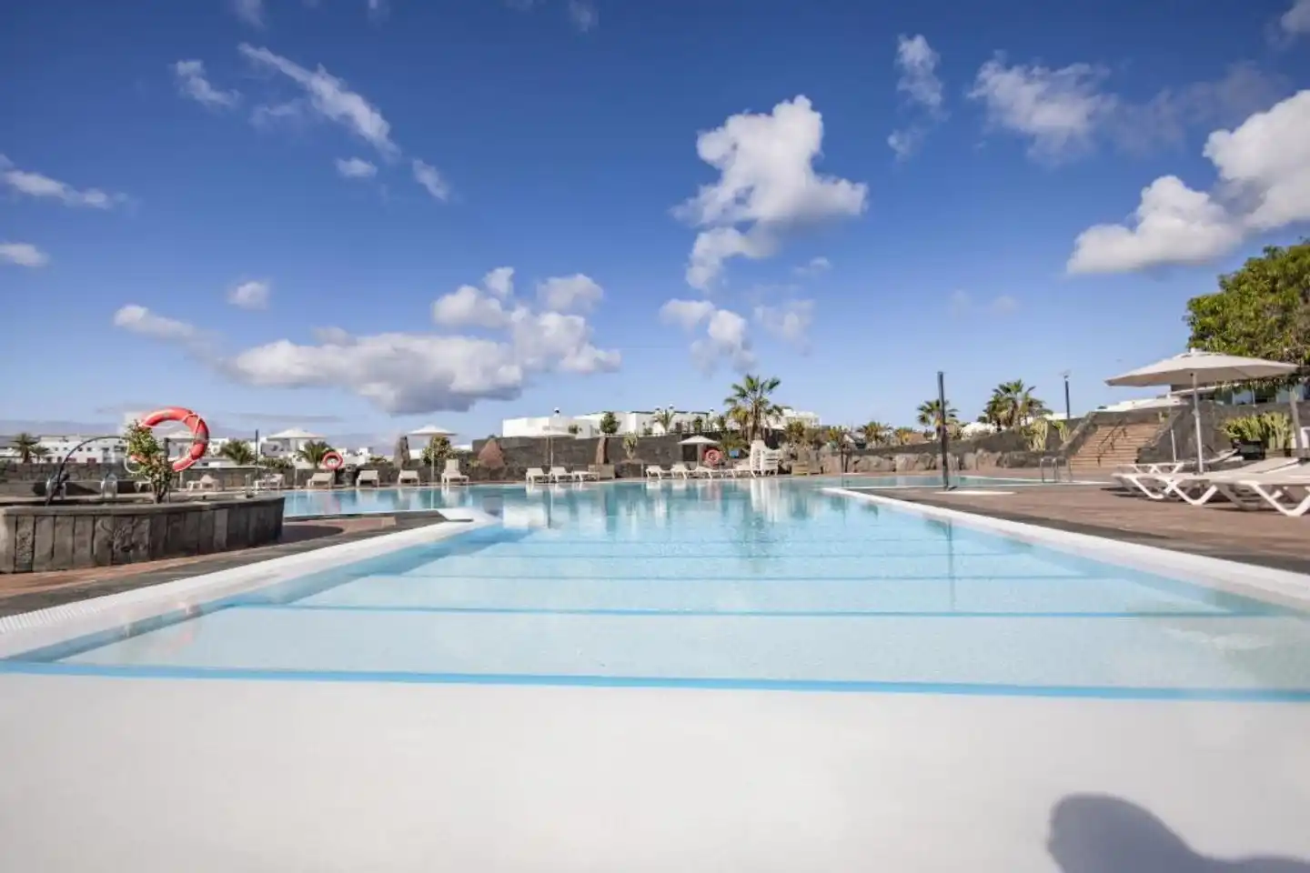 Caybeach Papagayos Pool