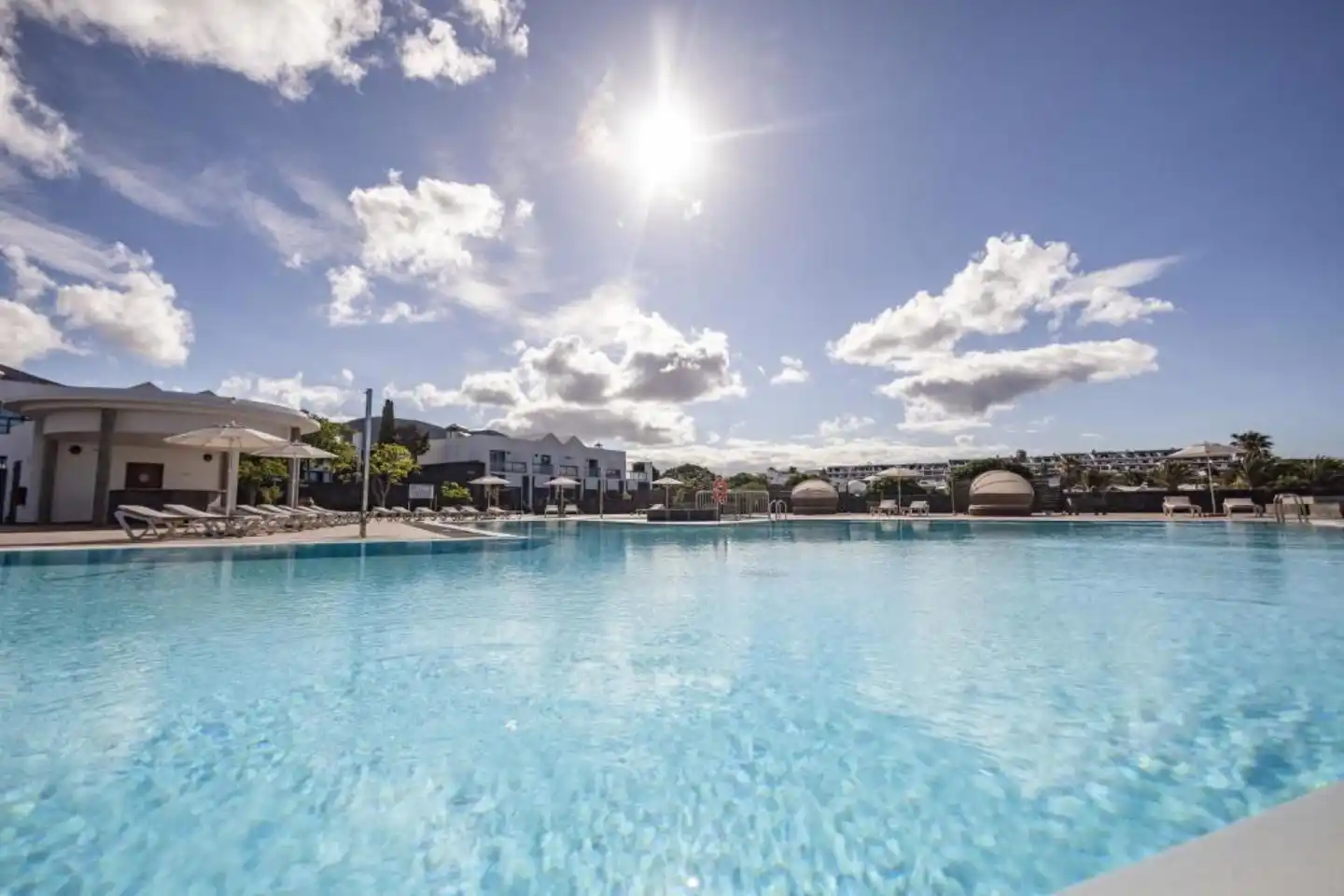 Caybeach Papagayos Pool