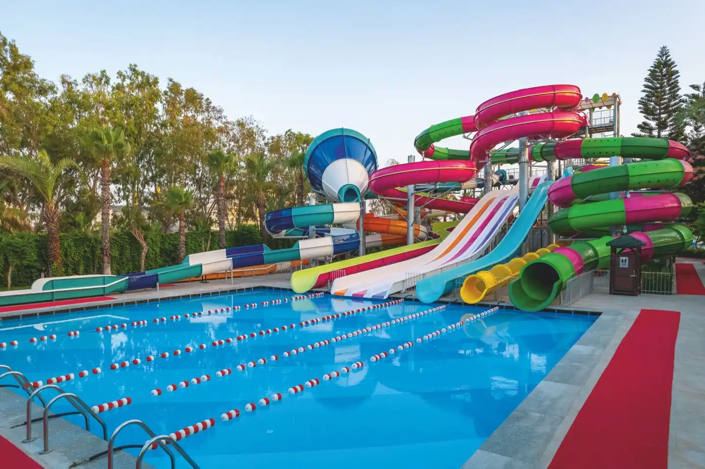 Delphin Palace Pool