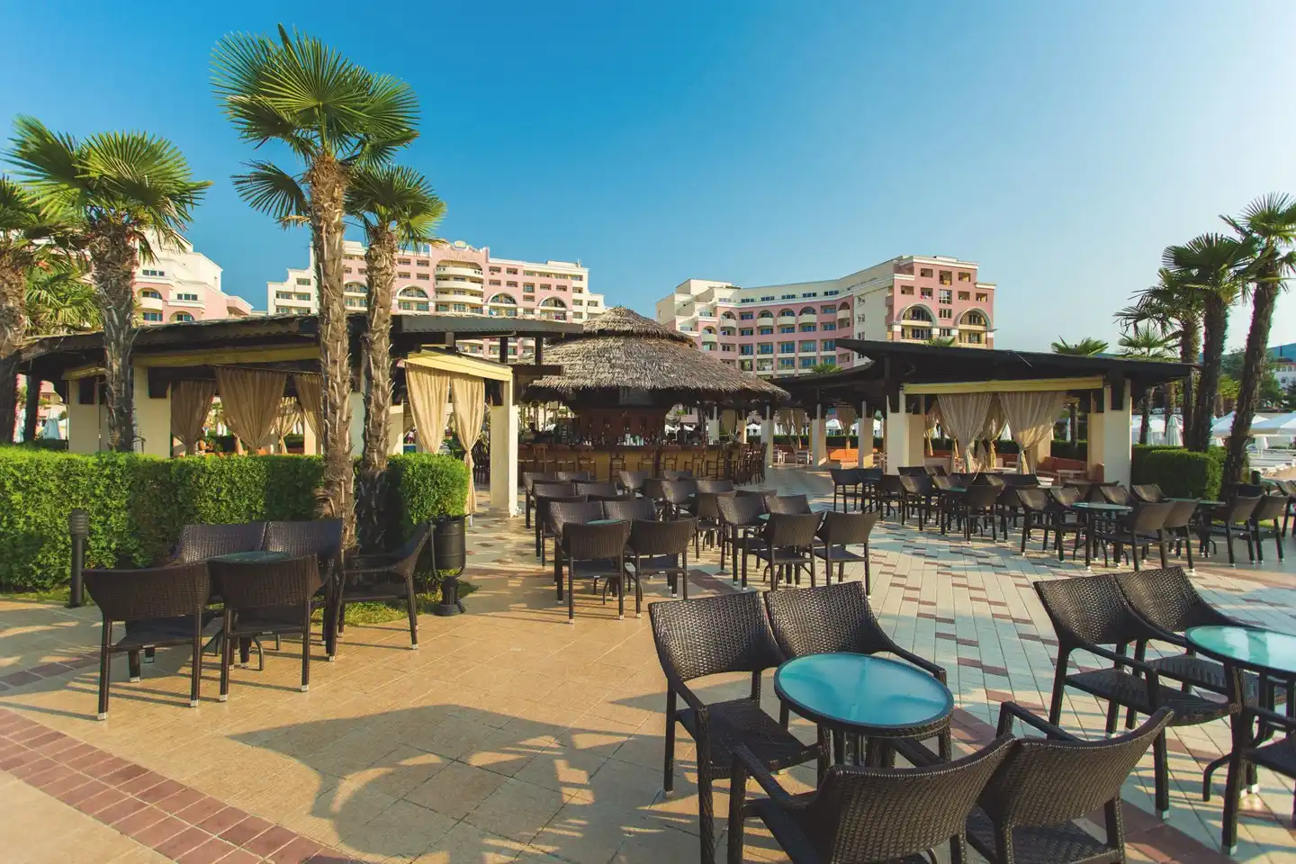 DIT Majestic Beach Resort Terrasse