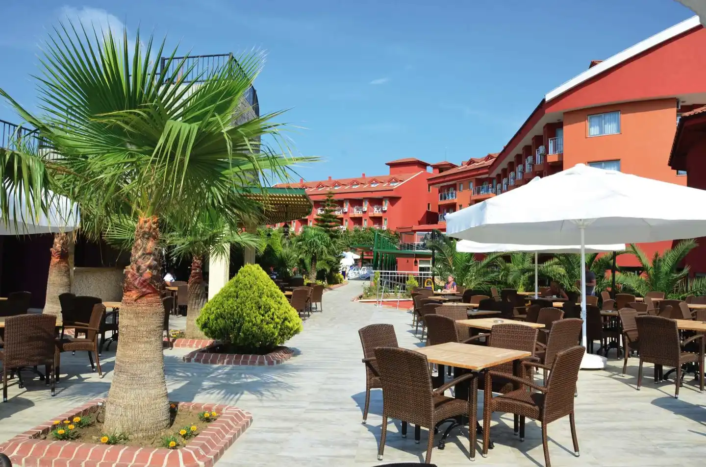 Club Side Coast TERRACE